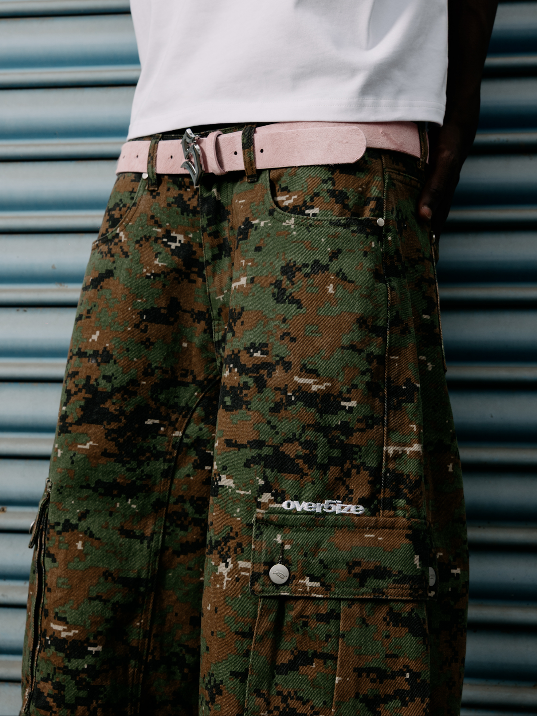OVER5IZE "pixel" DIGITAL CAMO JORTS GREEN