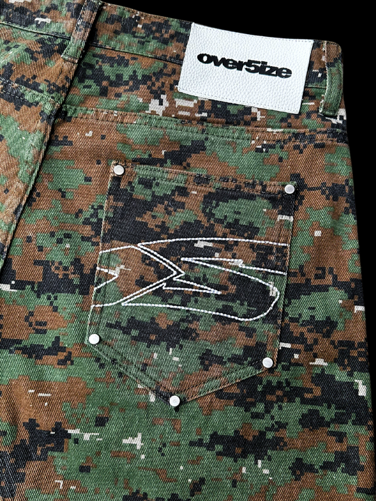 OVER5IZE "pixel" DIGITAL CAMO JORTS GREEN