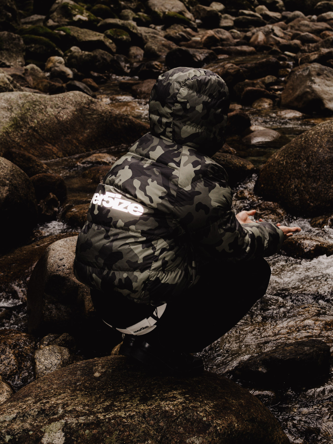 OVER5IZE "DUO" REVERSIBLE PUFFER JACKET CAMO & WHITE
