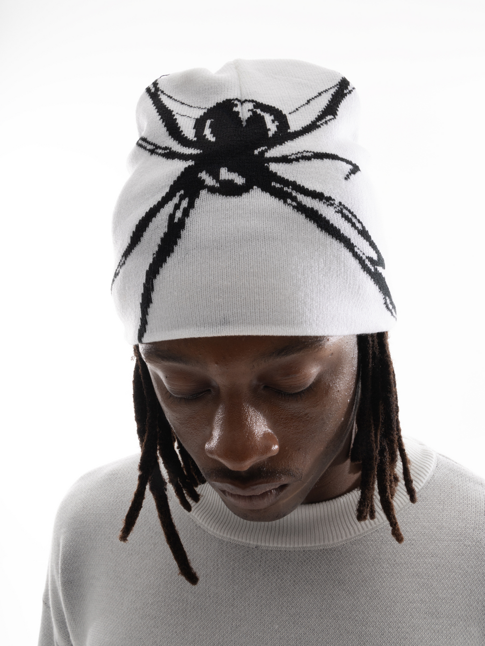 OVER5IZE "venom" BEANIE WHITE