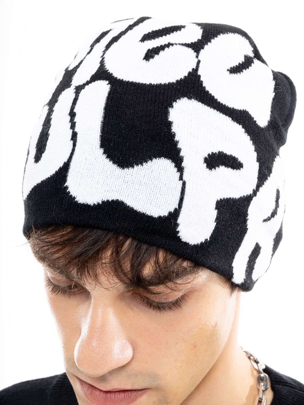 OVER5IZE "outlaw" BEANIE BLACK