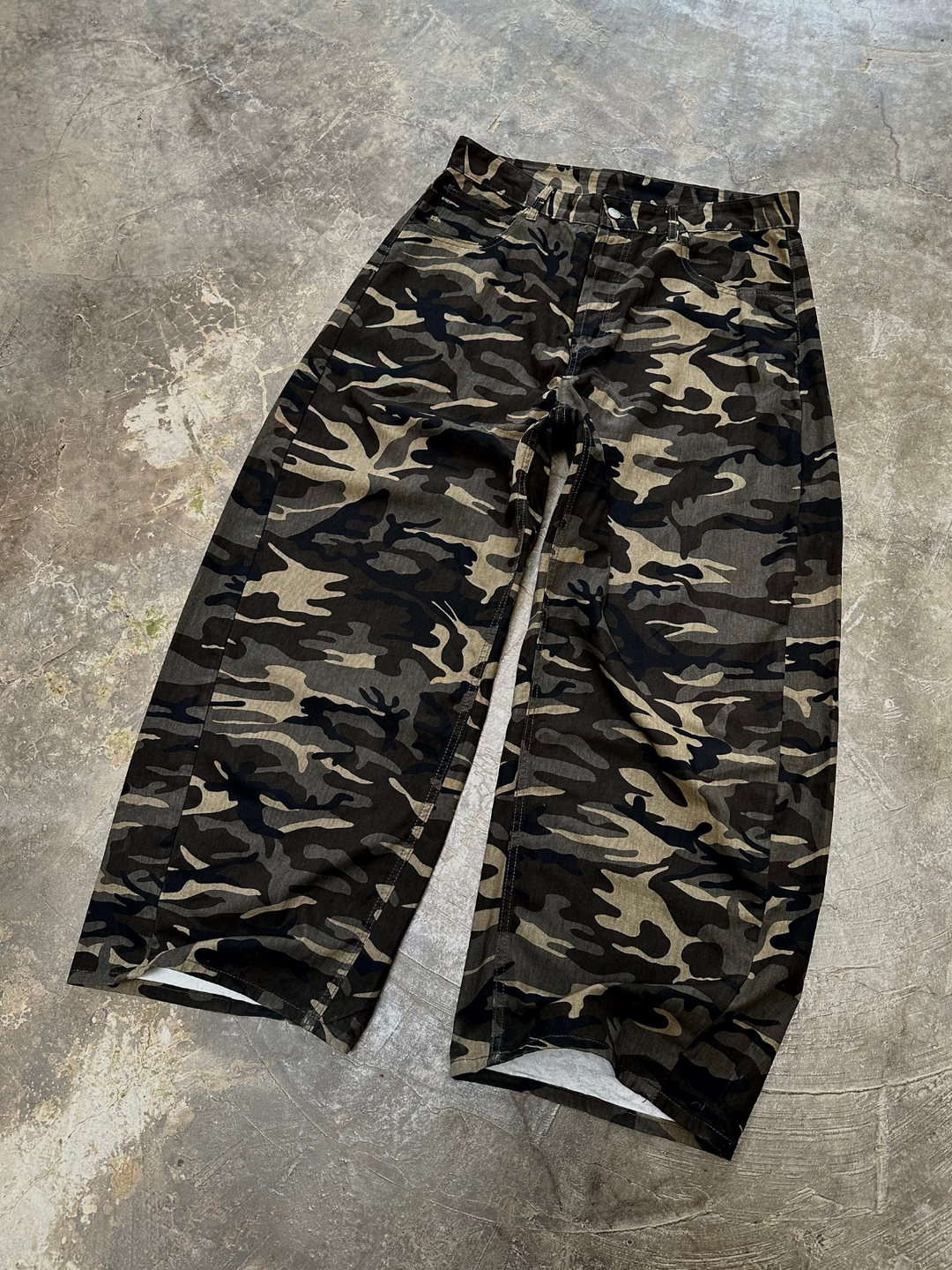 OVER5IZE "moss" CAMO JEANS