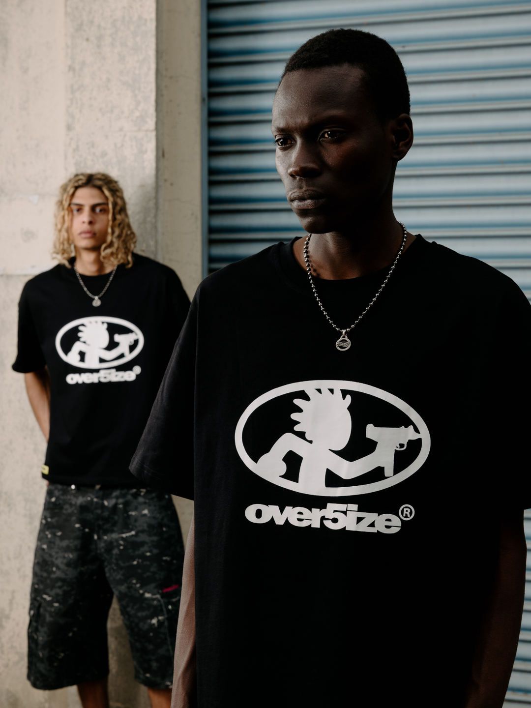 OVER5IZE "step" TEE BLACK