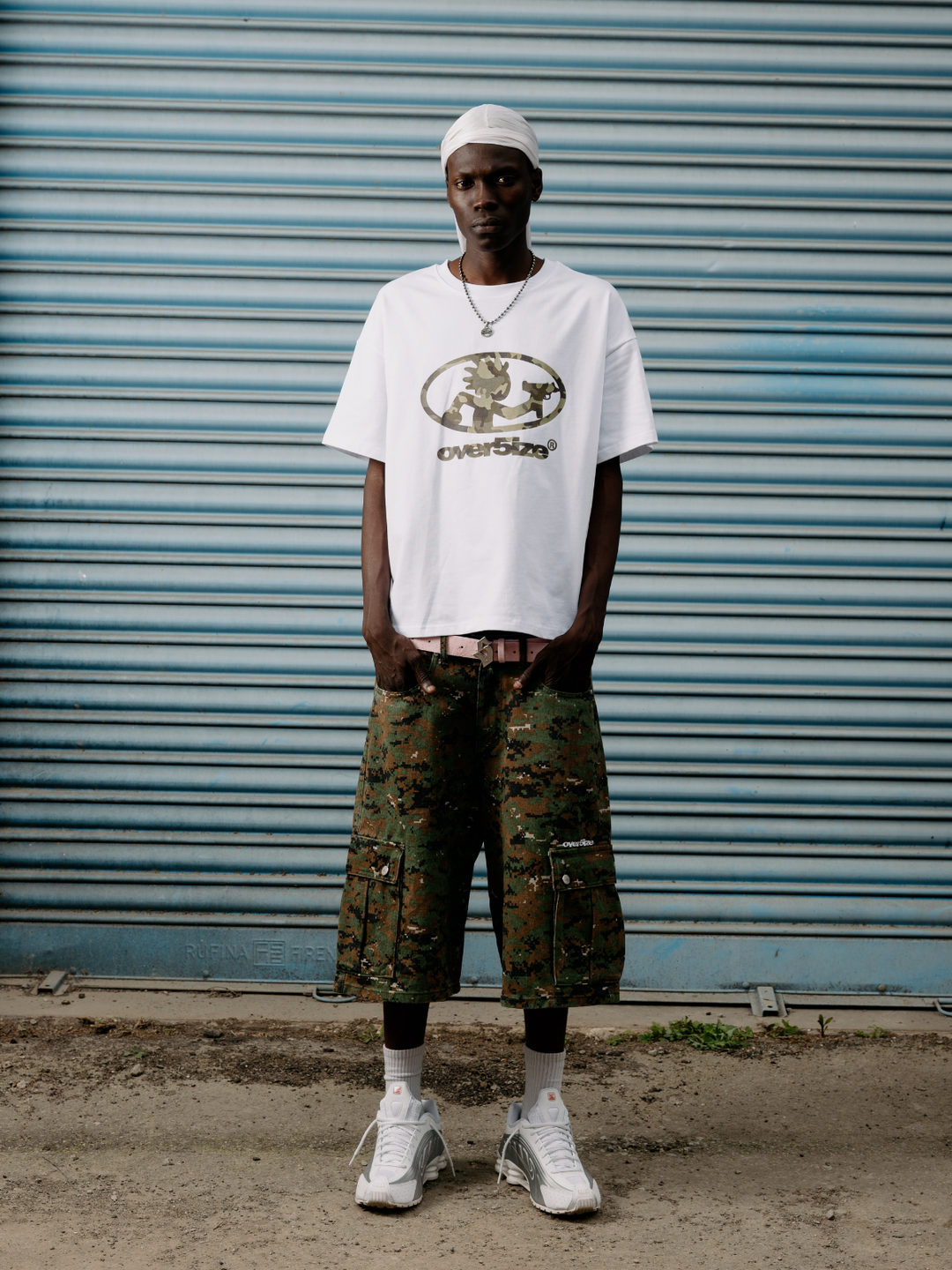 OVER5IZE "step" TEE WHITE