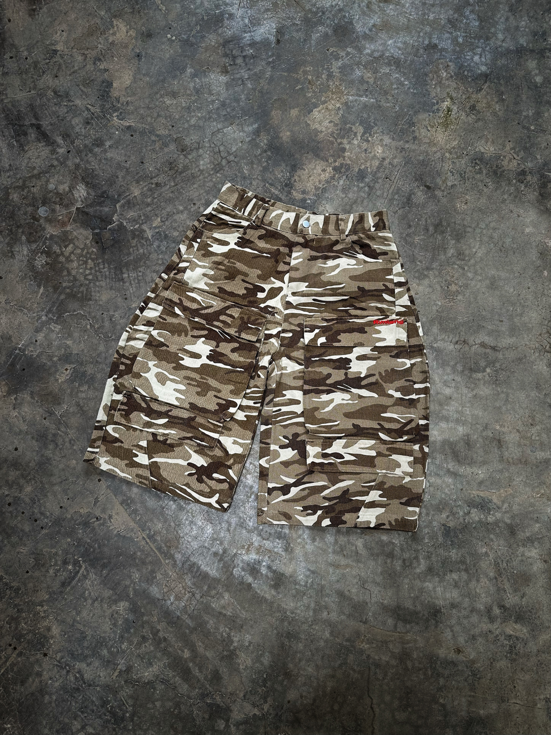 OVER5IZE "envy" JORTS CAMO