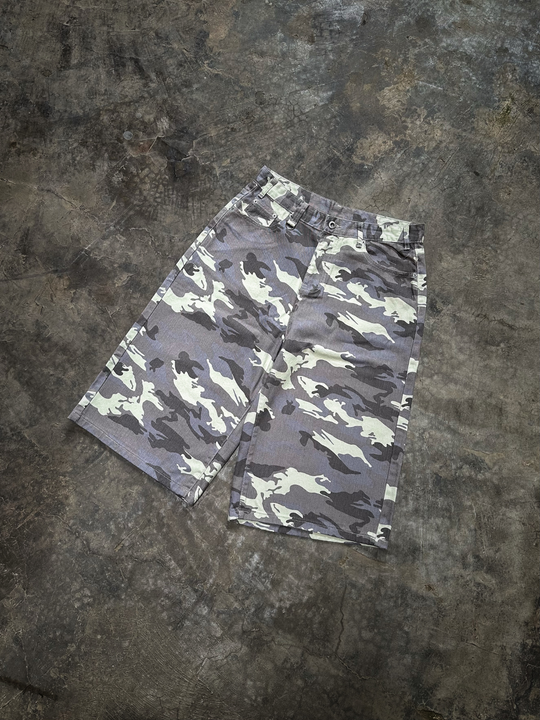 OVER5IZE "guilty" JORTS CAMO