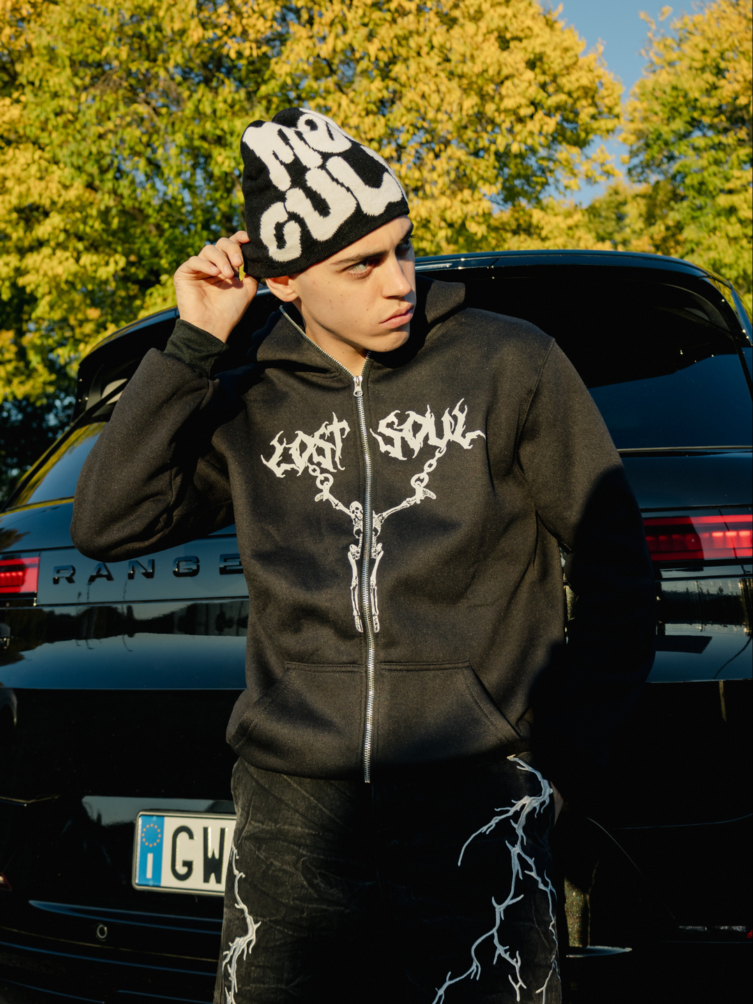 OVER5IZE "soulles" HOODIE BLACK