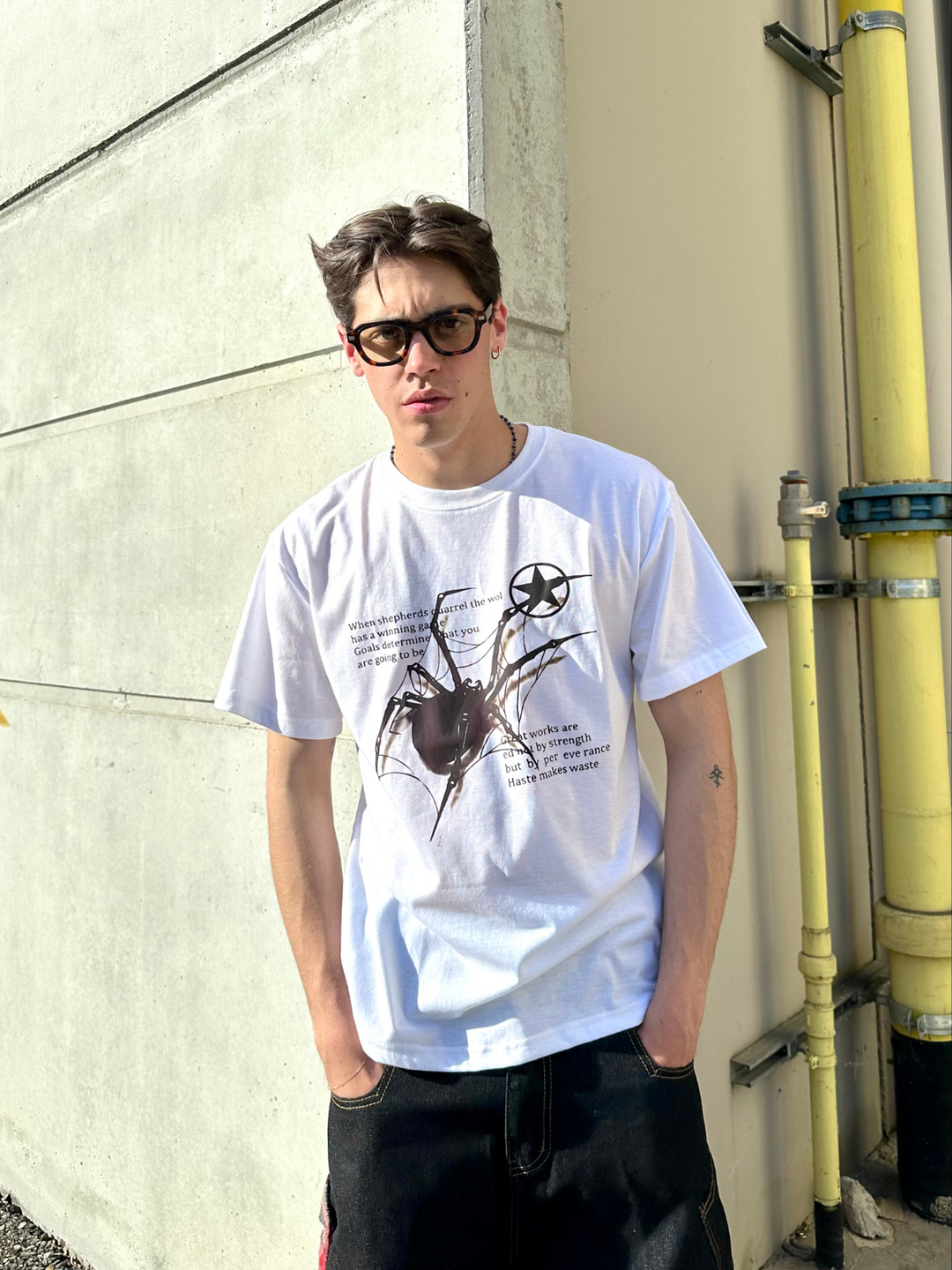 OVER5IZE "numb" TEE WHITE