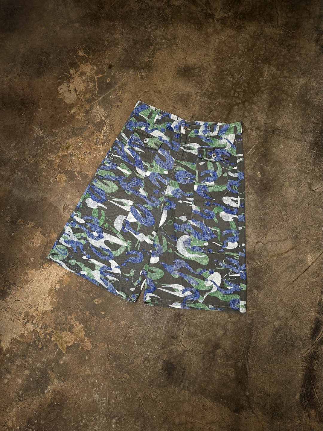 OVER5IZE "reboot" JORTS CAMO