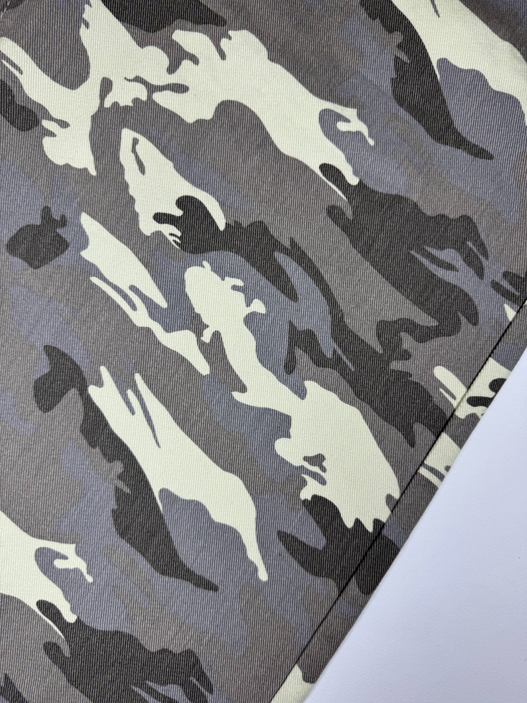 OVER5IZE "guilty" JORTS CAMO