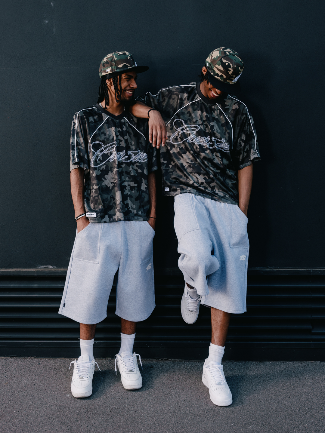 OVER5IZE "rookie" REVERSIBLE JORTS GREY