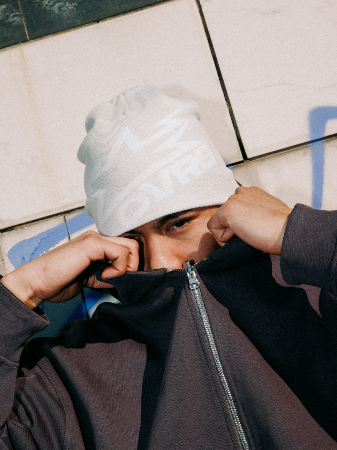 OVER5IZE "star" BEANIE GREY & WHITE