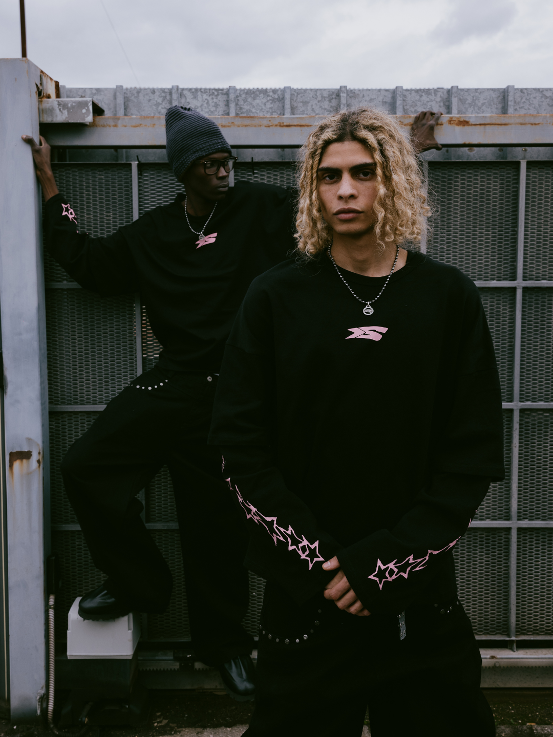 OVER5IZE "Fifty5" LONGSLEEVE BLACK & PINK