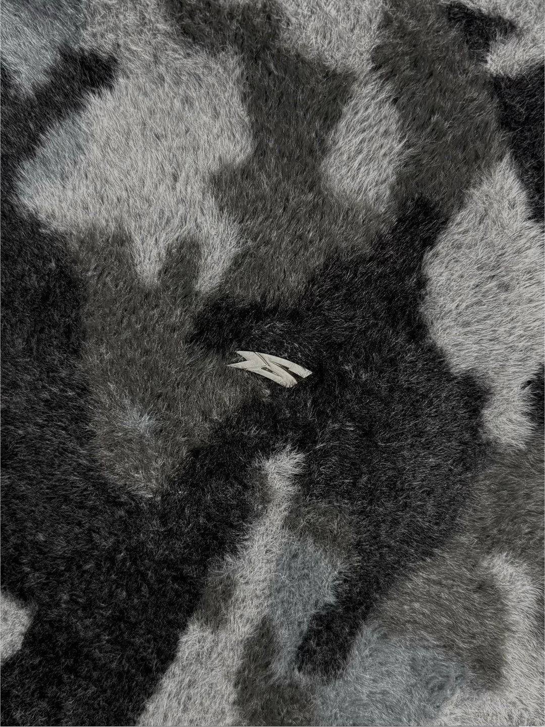 OVER5IZE “wildy” MOHAIR SWEATER CAMO BLACK