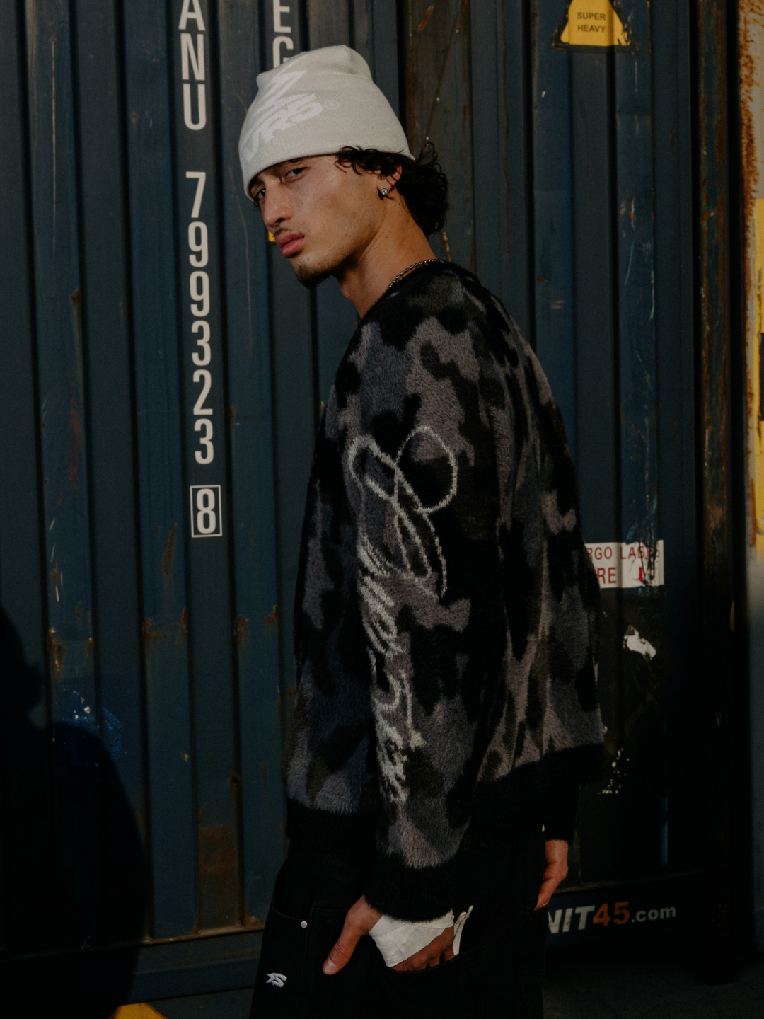 OVER5IZE “wildy” MOHAIR SWEATER CAMO BLACK