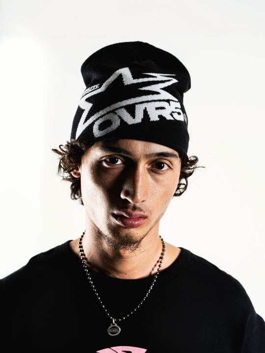 OVER5IZE "star" BEANIE BLACK & WHITE