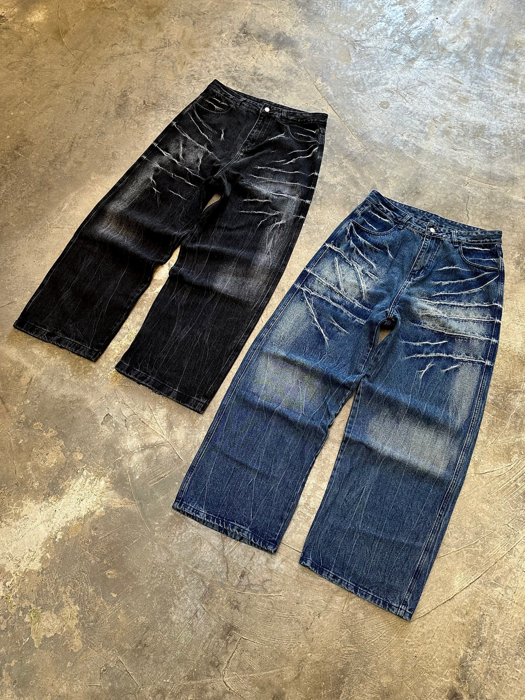 OVER5IZE "whisper" JEANS BLACK
