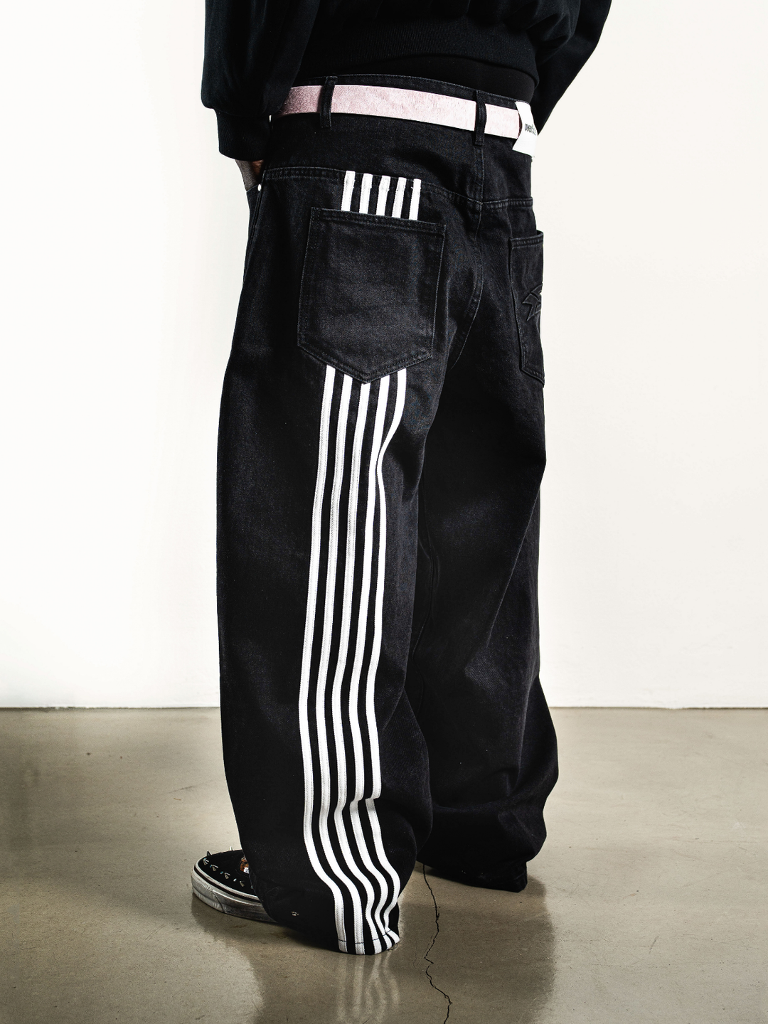 OVER5IZE “stripy” DUAL FIT JEANS BLACK