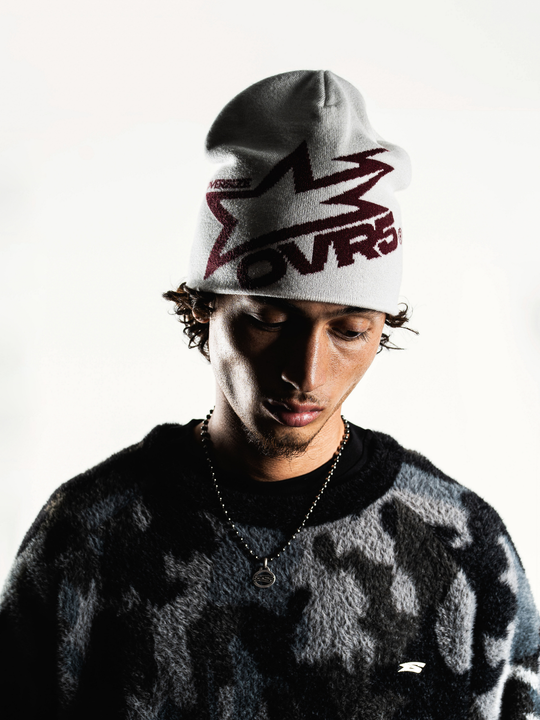 OVER5IZE "star" BEANIE WHITE & BORDEAUX
