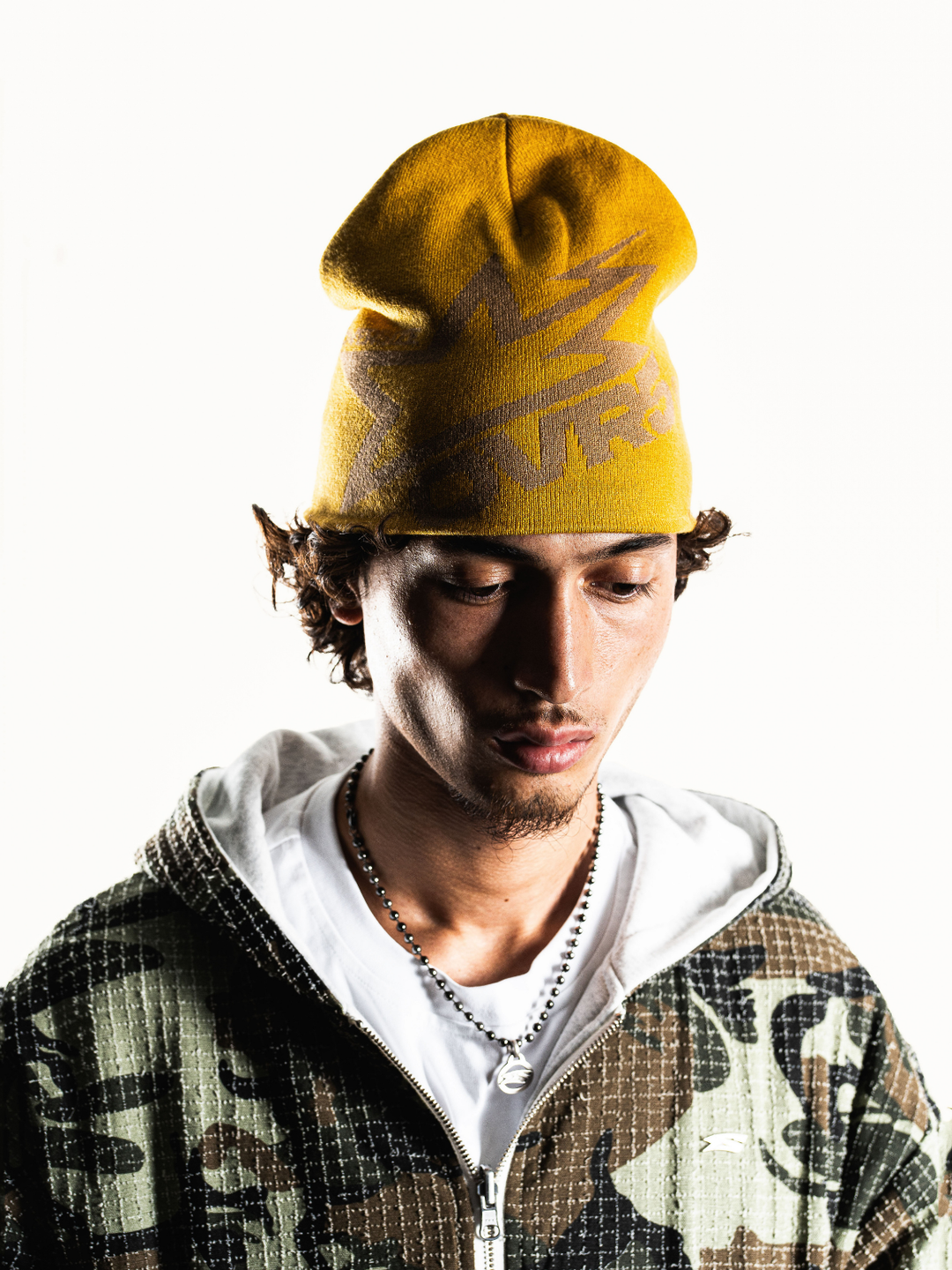 OVER5IZE "star" BEANIE GOLD & BROWN