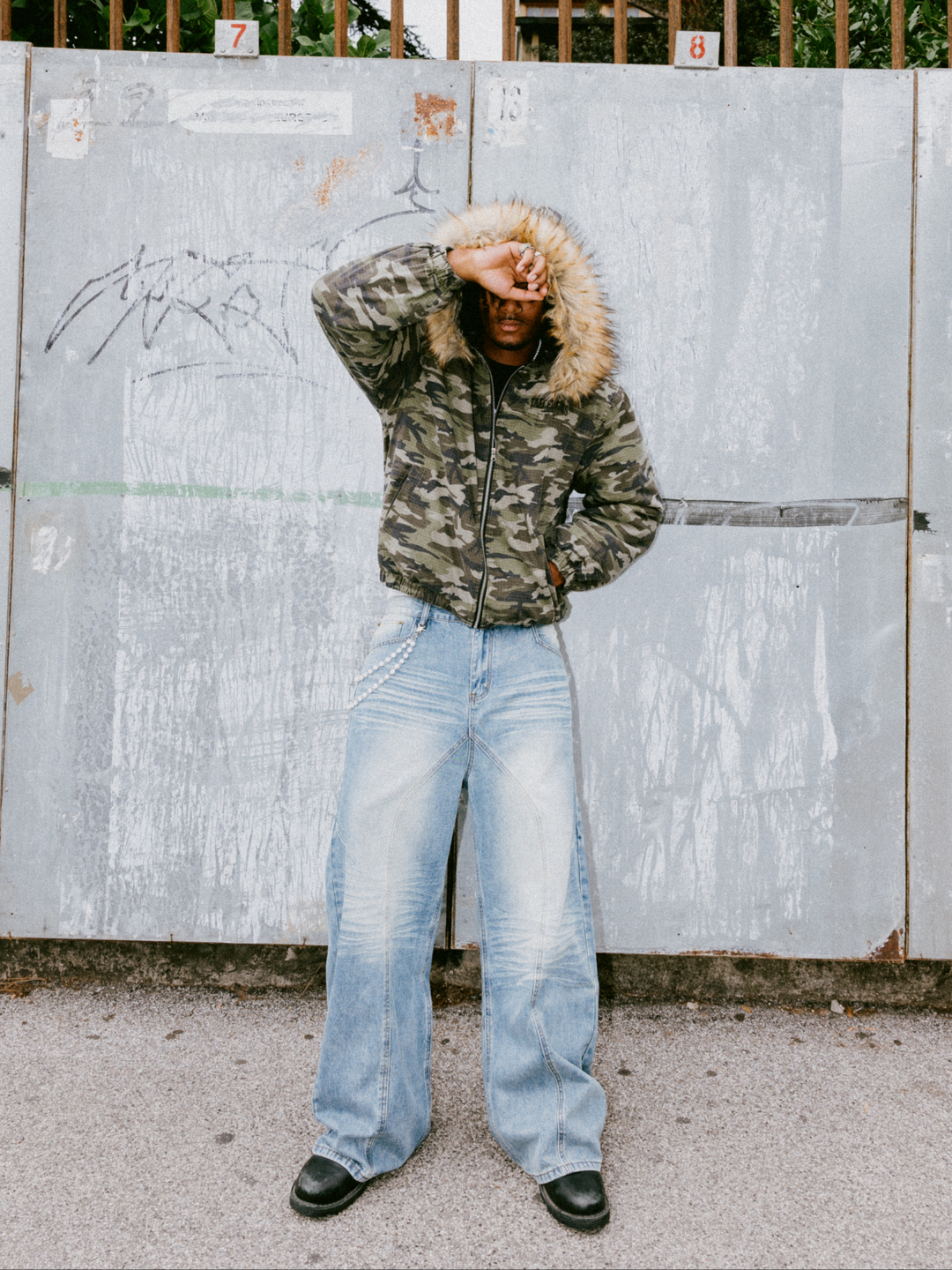 OVER5IZE "fume" JEANS