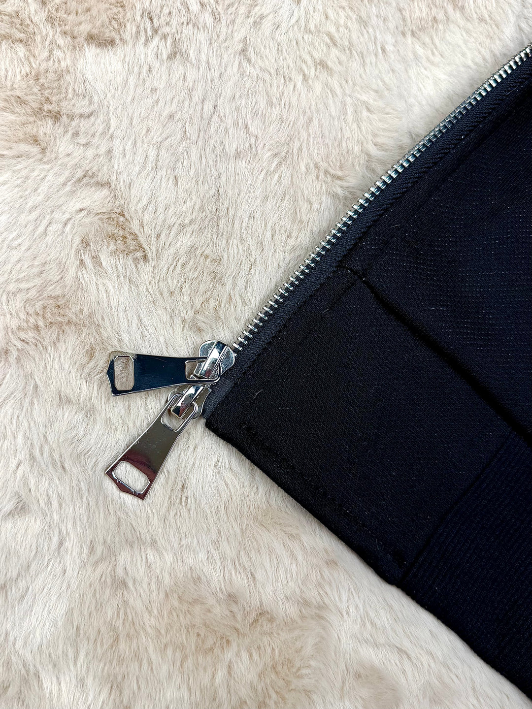 OVER5IZE "evil" FUR JACKET BLACK