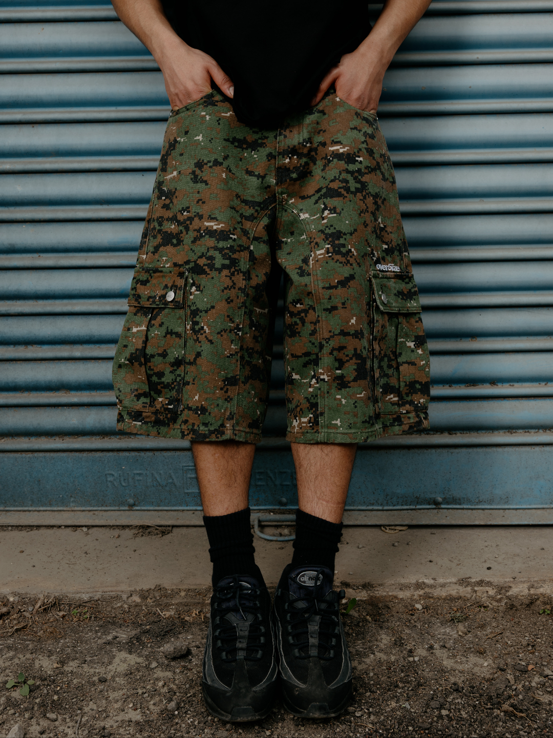 OVER5IZE "pixel" DIGITAL CAMO JORTS GREEN