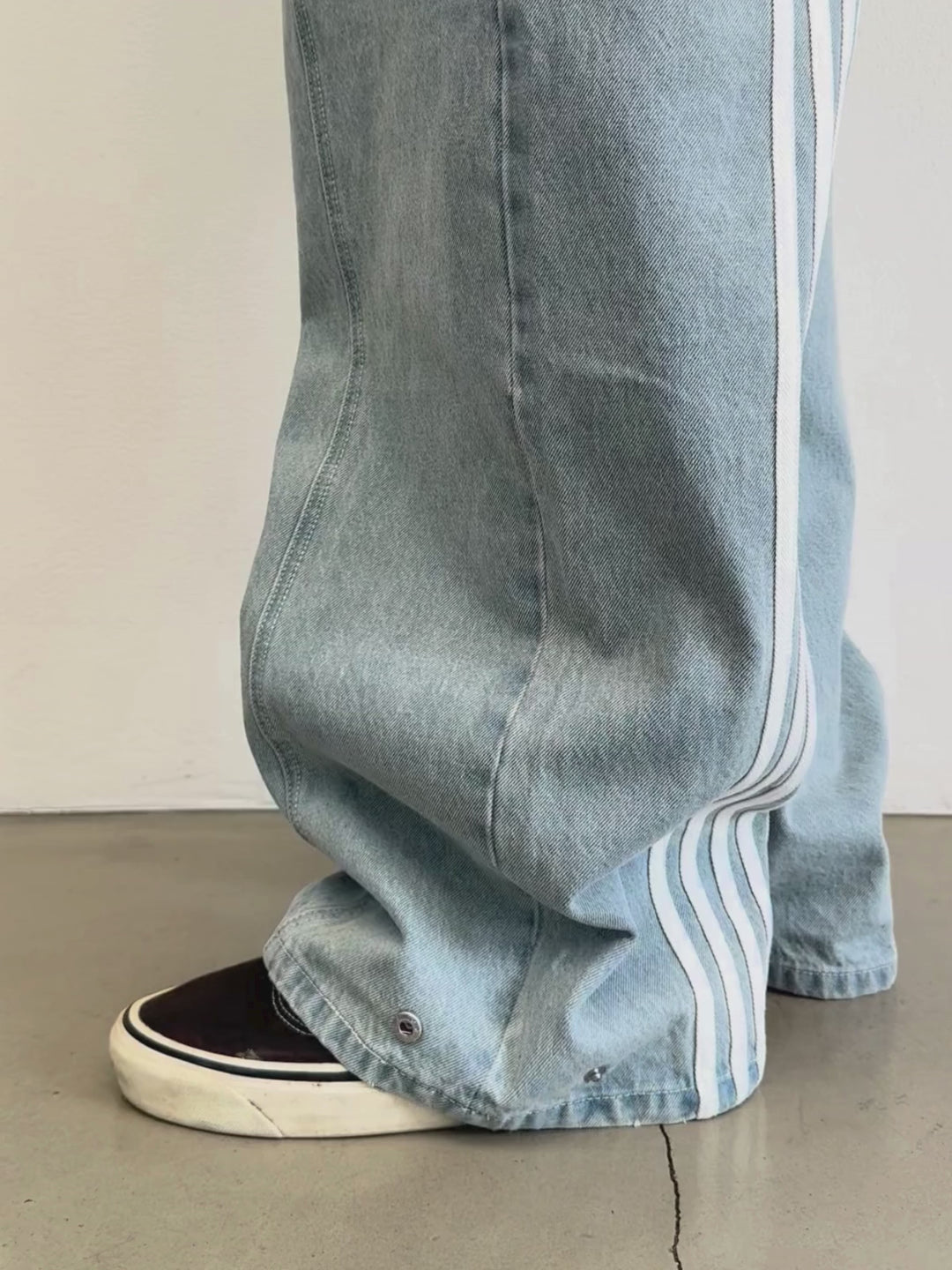 OVER5IZE “stripy” DUAL FIT JEANS LIGHT BLUE